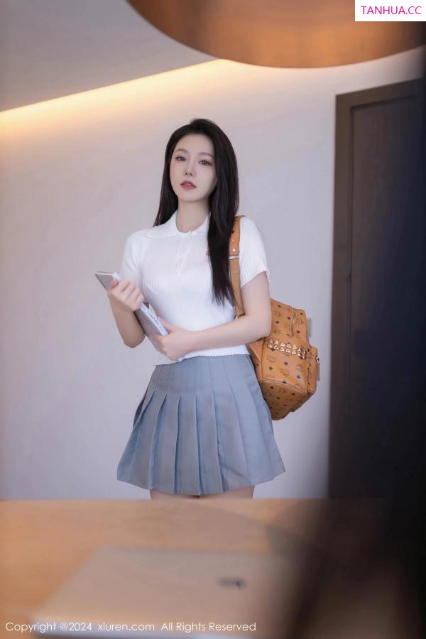 安然Maleah  [XiuRen]高清写真图 2024.06.04 No.8649 安然anran 美腿短裙第2张图片